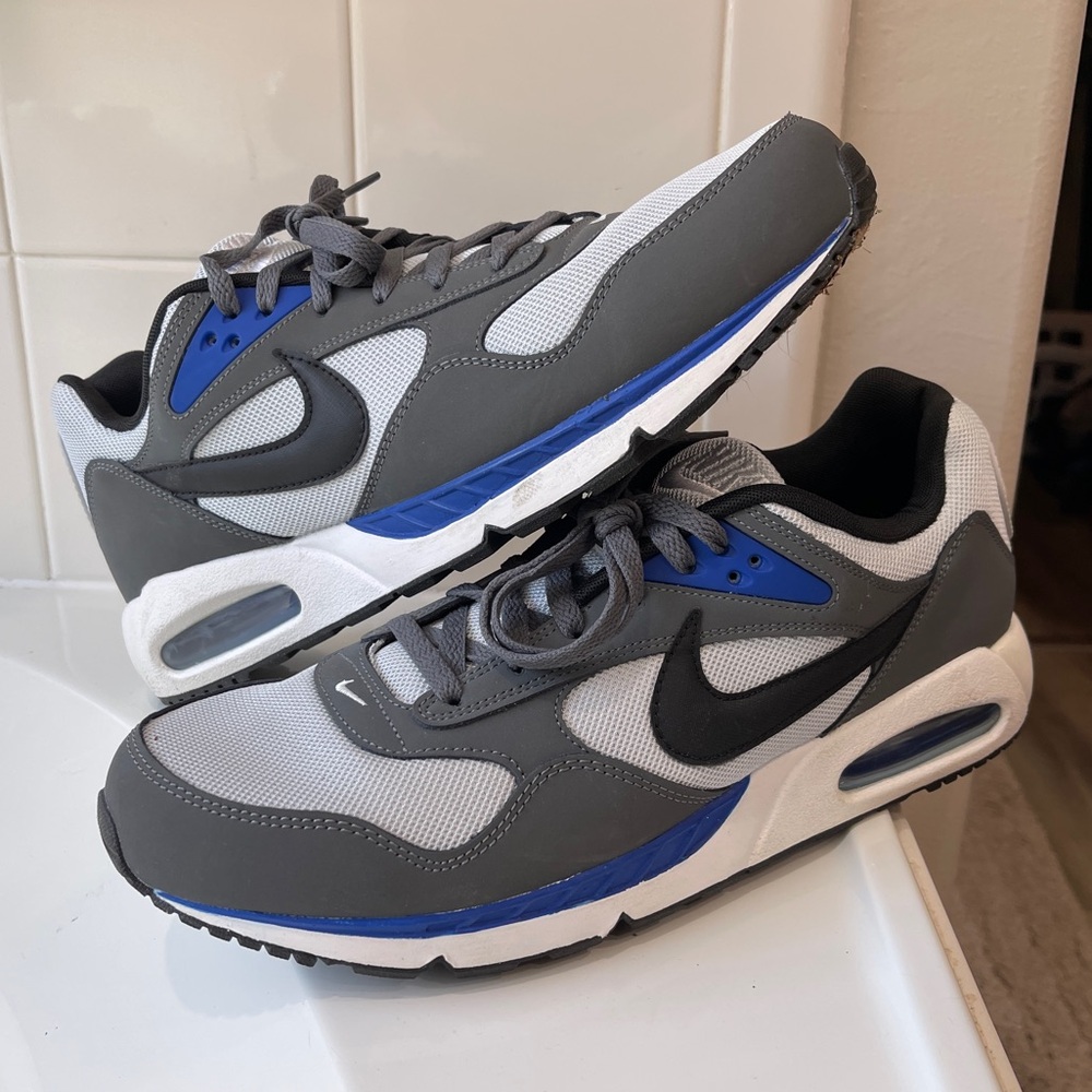 Nike men’s 14 Air Max Correlate Gray and Blue Sneakers